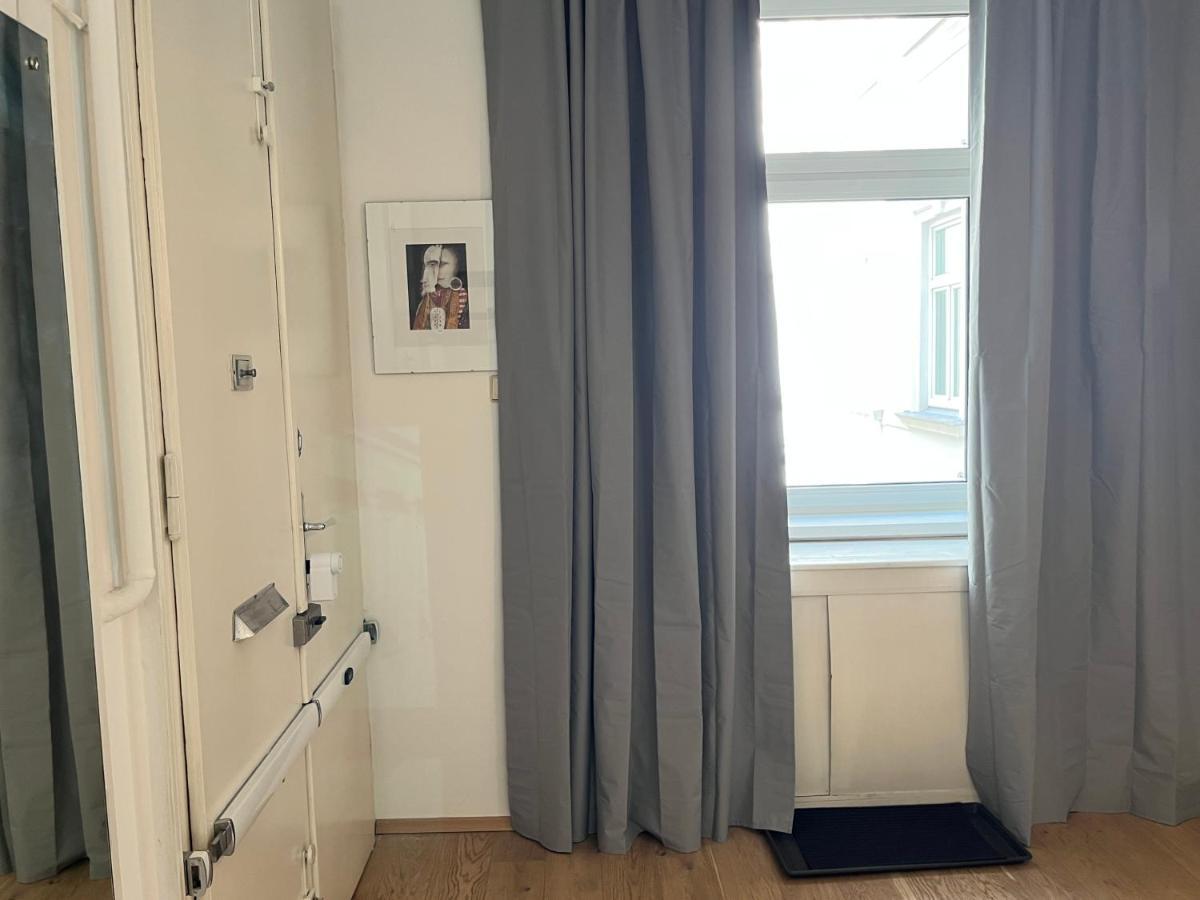 Ferienwohnung Stylish Apt Near Urania 1Br Wien Exterior foto